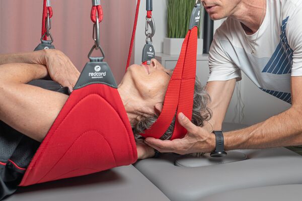Redcord® Training - Hilfe gegen Nackenverspannung oder Schwindelgefühl