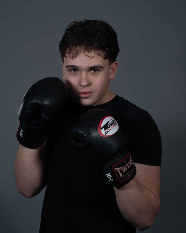 Leon: Boxen & Kickboxen